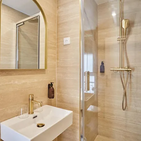 Hotel Eiffel Rive Gauche-3