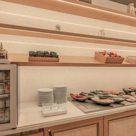 Holiday Inn Nice - Port St Laurent By Ihg-2