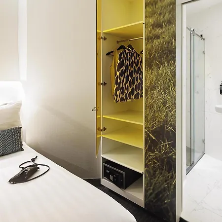 Ibis Styles Amsterdam Central Station-2