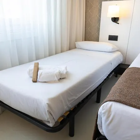 Hotel Ilunion Bilbao-3