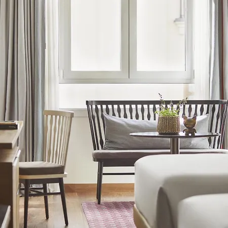 Hyatt Centric Gran Via Madrid-2