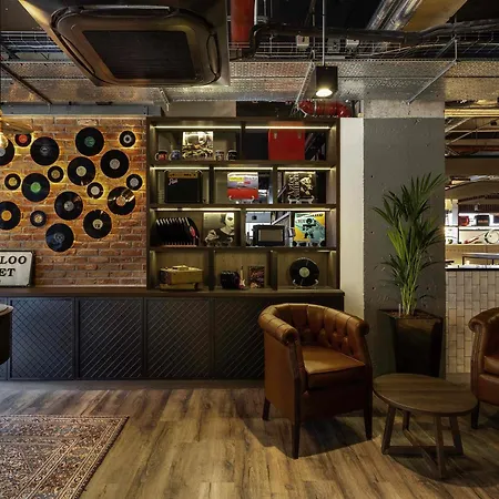 Ibis Styles Glasgow Central-3