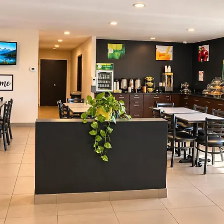 Quality Inn & Suites Near Downtown Bakersfield-2