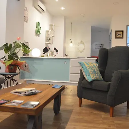 Hotel Smile & Co Hostal Boutique-3