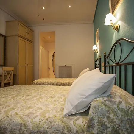 Pensión Ava Rooms Madrid-2