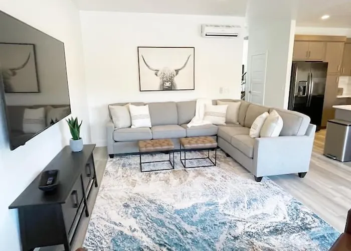 New Family-Friendly Townhome W/ Pool & Hot Tub