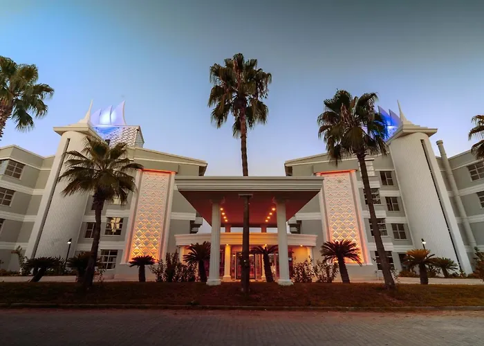 Royal Atlantis Beach Side