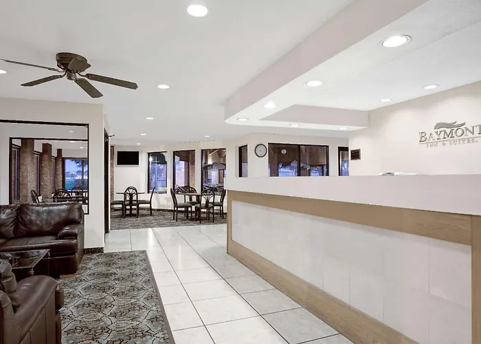 Baymont Inn & Suites San Marcos