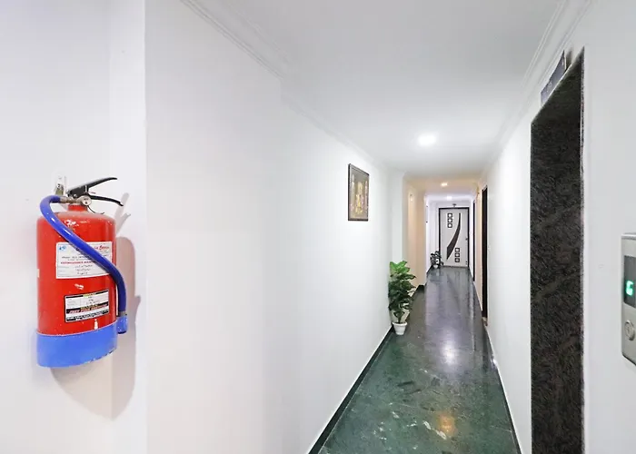 Hotel Ecg Grand Inn Near Igi Airport