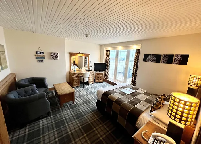 Inn On The Prom At The Fernlea Hotel