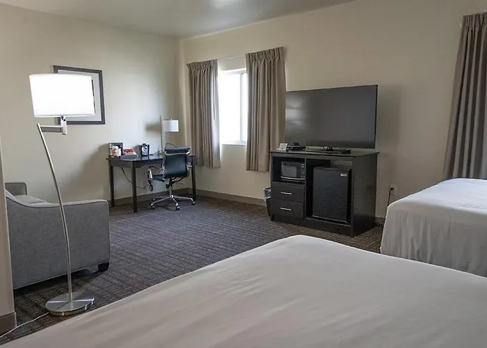 Cobblestone Hotel & Suites-Sheldon