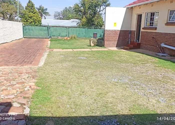 Jolly'S Park Guest House Roodepoort