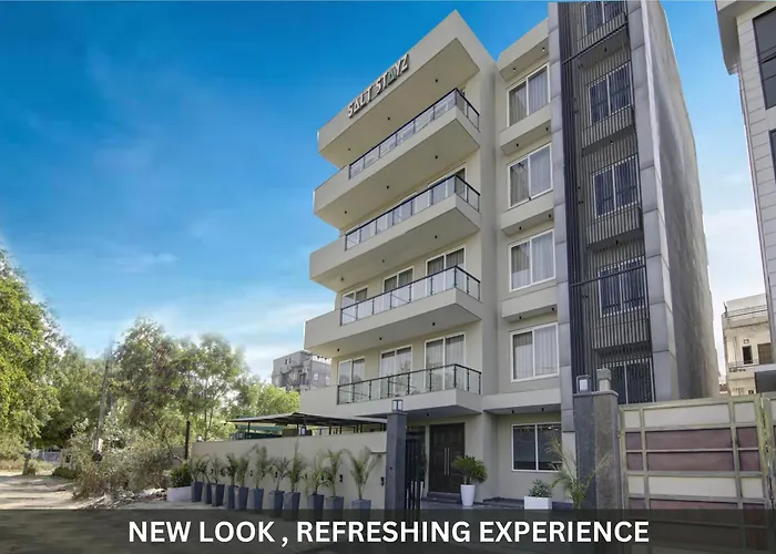 Saltstayz Select - Near Sohna Road City Center