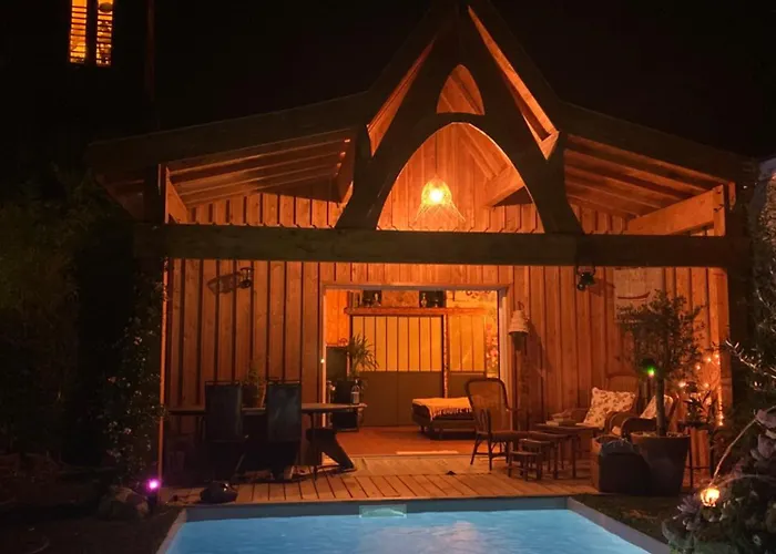 Chalet Atypique VUE Piscine