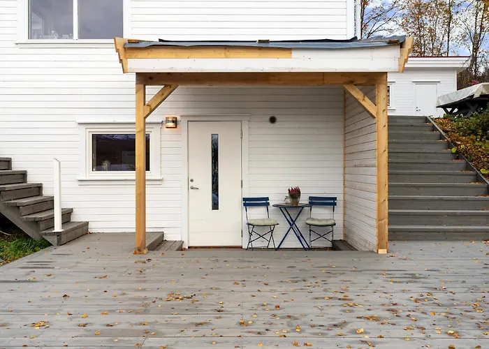 Hakoyvein 151 , Seaside Lounge,Cozy Two Separate Units ,1 Bedroom Or 2 Bedrooms Electric Vehicle Station, Tromso