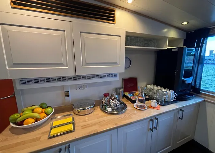 Hotelboat Iris Groningen