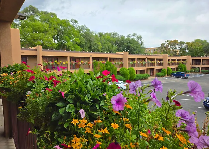 El Sendero Inn, An Ascend Collection Hotel