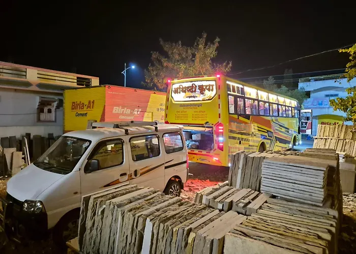 Shriguru Guest House Akkalkot
