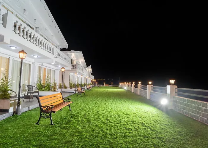 Treebo Skydale Premium Suites, 1500 Mtrs From Ooty Lake