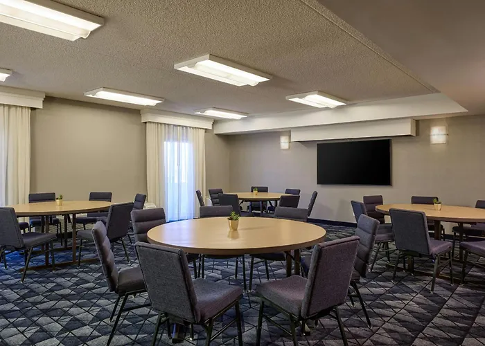 Courtyard By Marriott Phoenix North