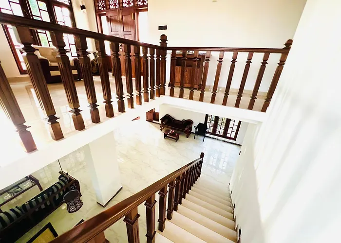 Ahasna Airport Villa