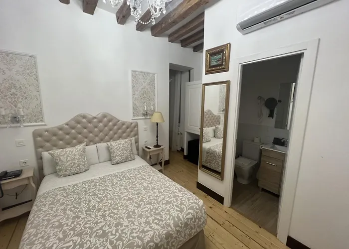 Oriente Palace Apartments