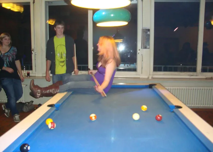Adrenalin Backpackers Hotel