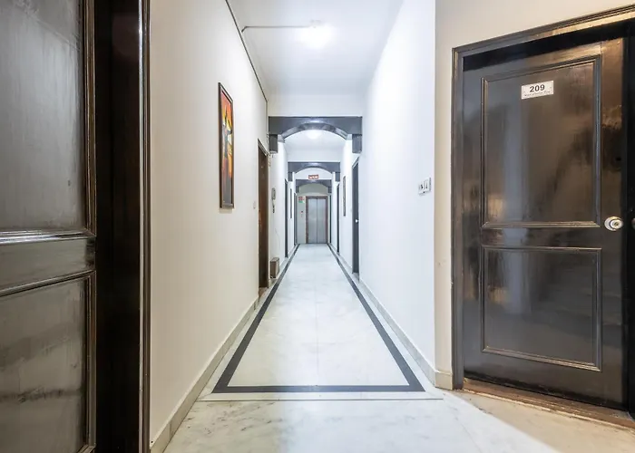 Hotel Garden View - Near Karol Bagh Metro Station And Gaffar Market