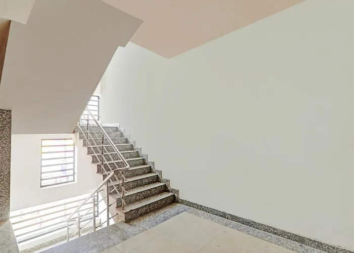 Hotel O Jankipuram Near Sahara State Formerly Basera Homes