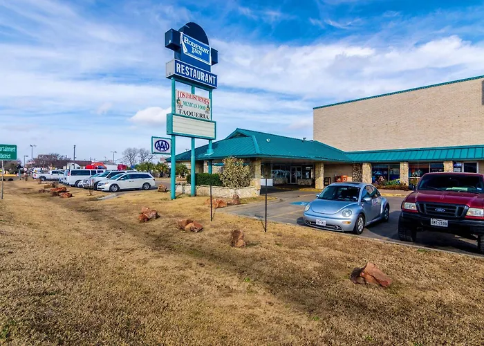 Rodeway Inn Arlington Entertainment District Area