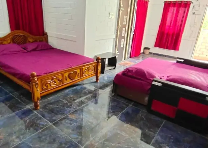 G Grand Palace