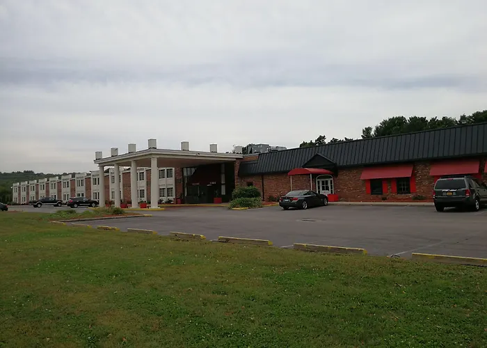 Mystic River Hotel & Suites