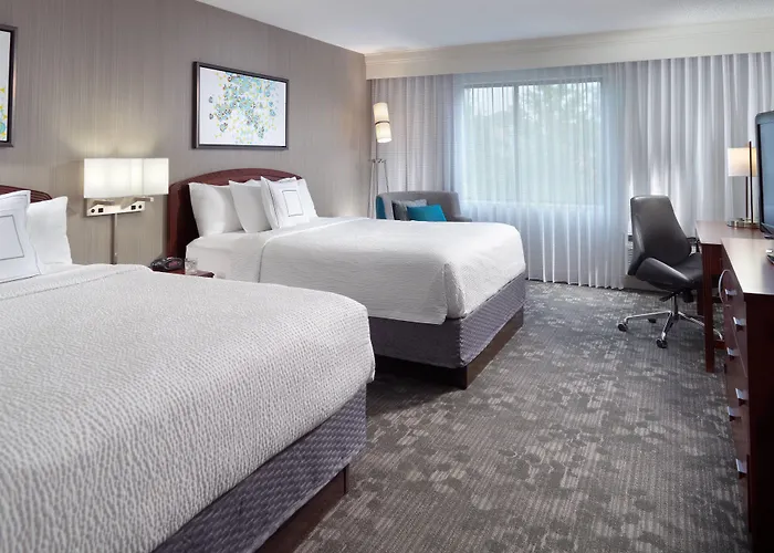 Courtyard By Marriott Atlanta Alpharetta