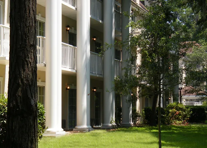 Palmera Inn And Suites