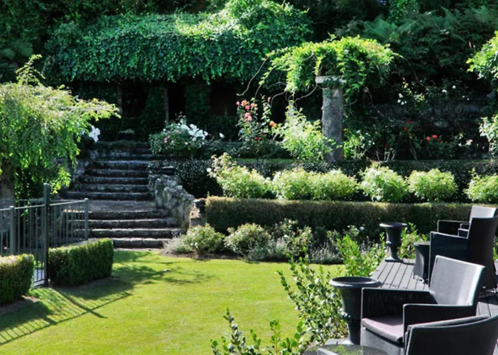 Black Swan Lakeside Boutique Hotel