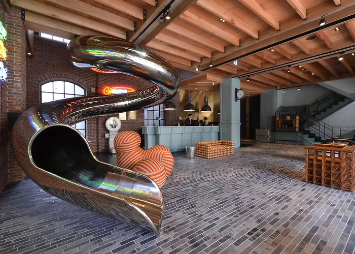 Reddot Hotel