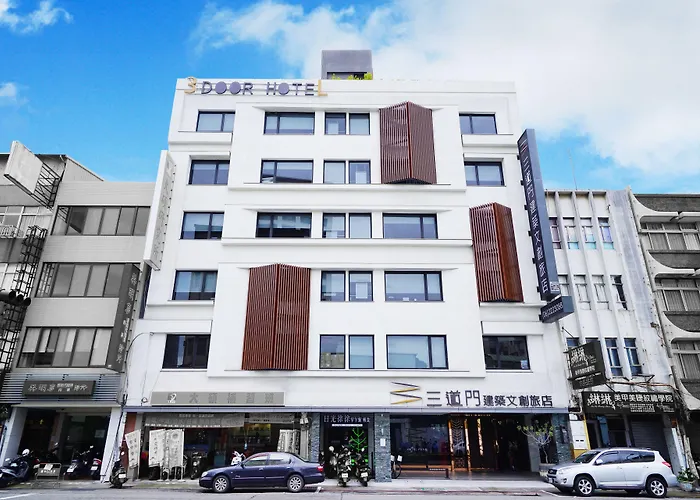 3 Door Hotel