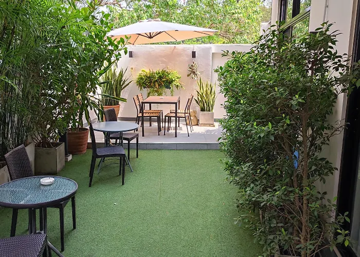 Hotel Montha