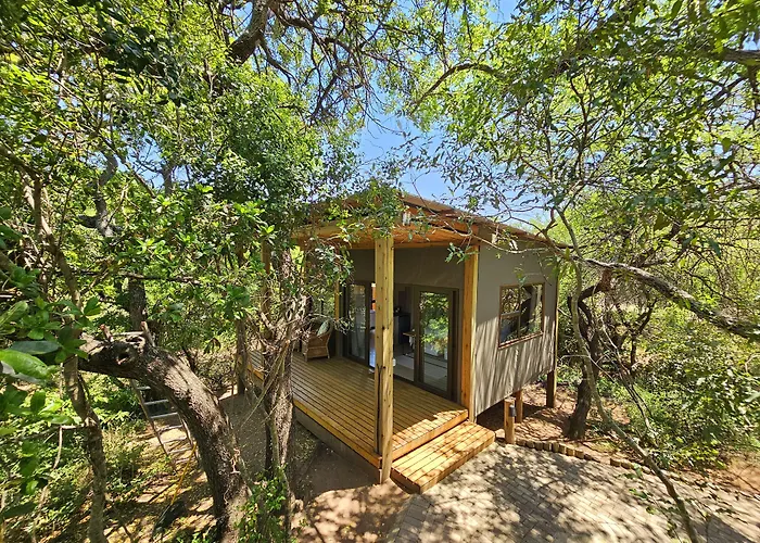Kingfisher Creek Safari Lodge