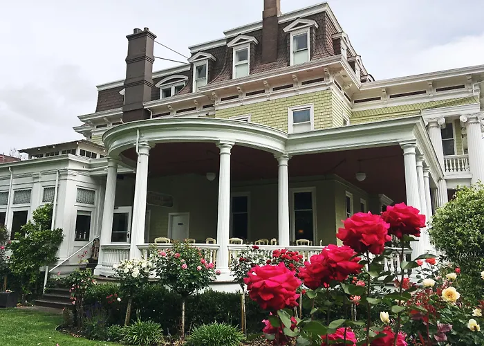 Churchill Manor