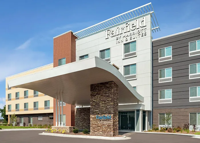 Fairfield Inn & Suites By Marriott Milwaukee West