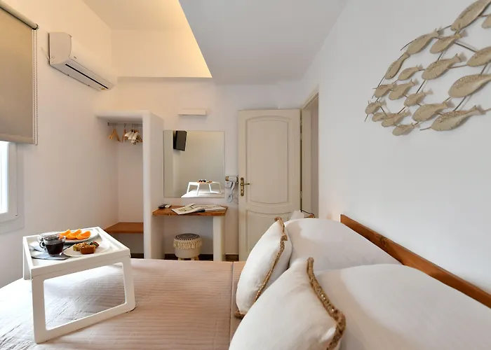 Ammos Luxury Rooms & Home