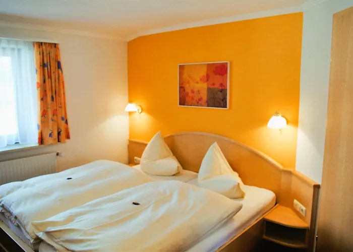 Die Lilie / Hotel Garni Reutte