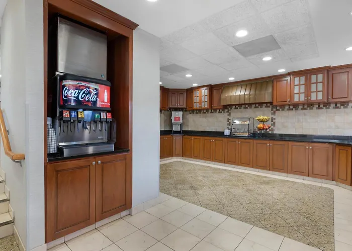 Drury Inn & Suites Joplin