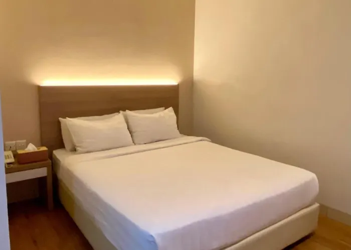 Lovina Inn - Nagoya Batam