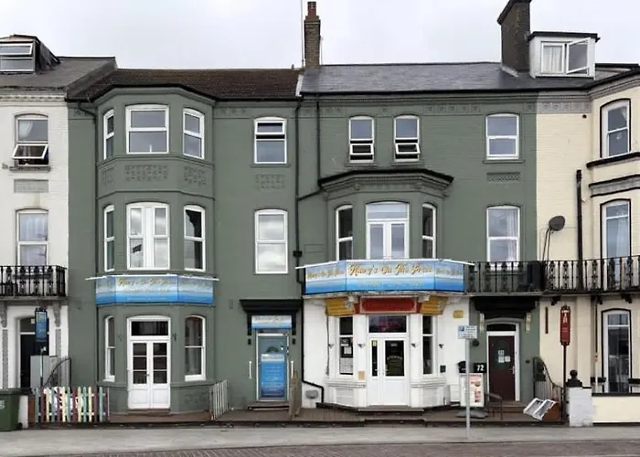 Henrys On The Prom Bed & Breakfast Great Yarmouth
