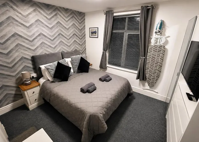Great Georges Retreat Central Weymouth Beach Contactless Smart Accommodation