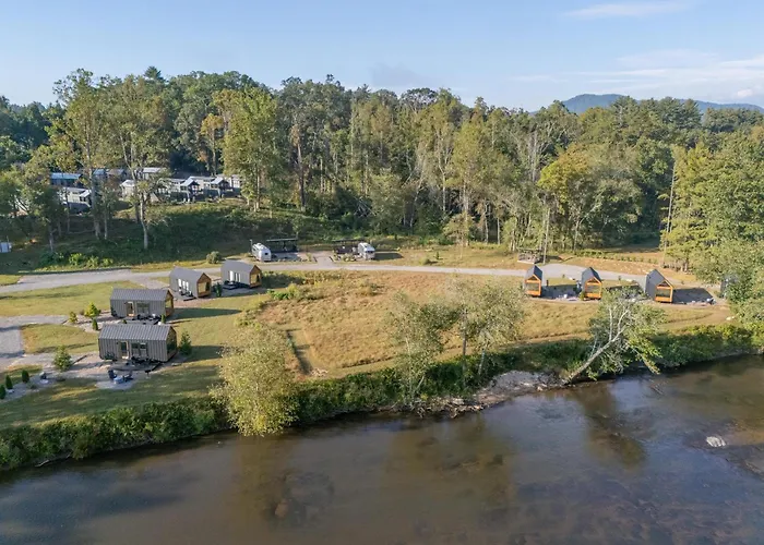 Asheville River Cabins, Worldhotels Backdrop