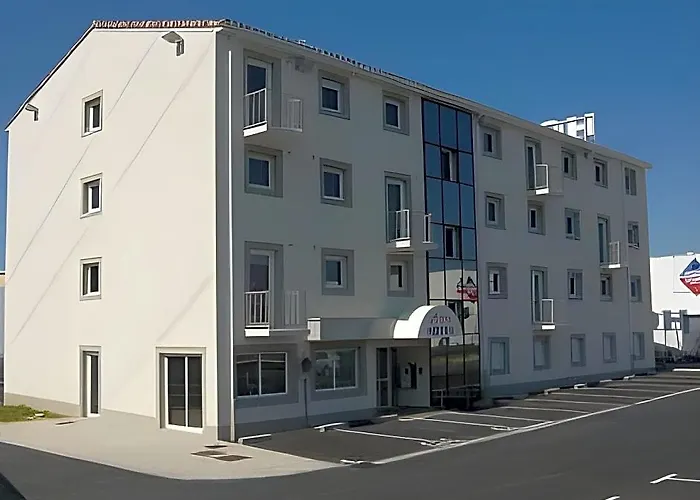 Kyriad Montpellier Ouest St Jean de Védas - A709
