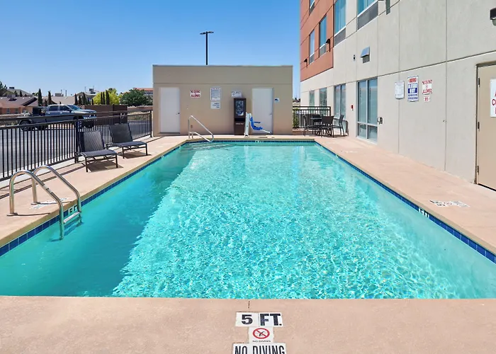 Holiday Inn Express & Suites El Paso East-Loop 375 By Ihg